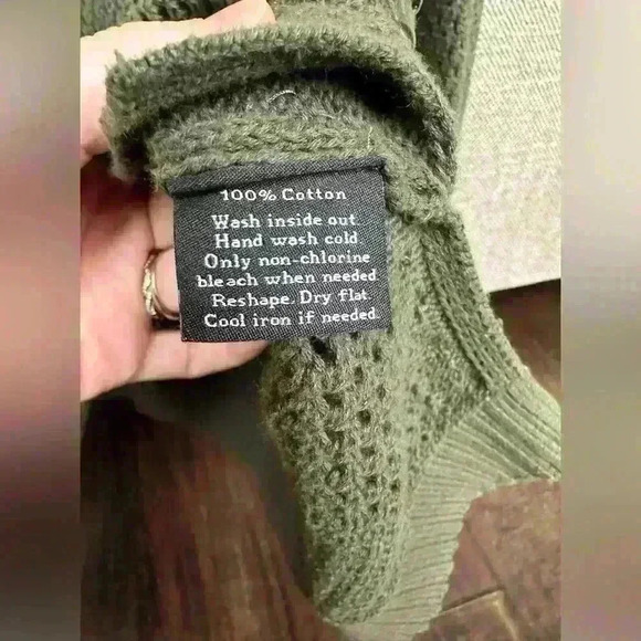 Rock & Republic Women's 100% Cotton Long Sleeve Mesh Sweater With Studs Size M - Picture 6 of 6